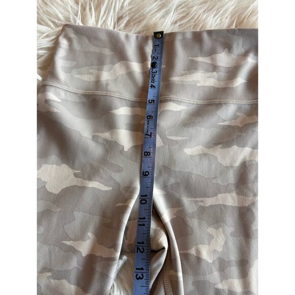 Athleta Women's Camo Elation 7/8 Tight Stretch Activewear Gray Cream Size Small - Picture 13 of 14